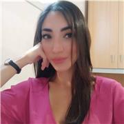 Profesora de italiano da clases a alumnos de todas las edades